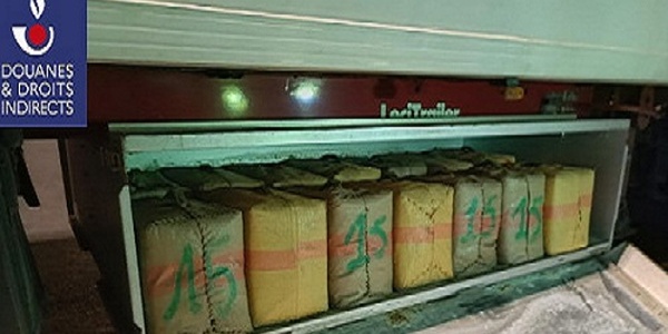 France - Lyon: 500 kg de résine de cannabis saisis à bord d'un camion immatriculé au Maroc